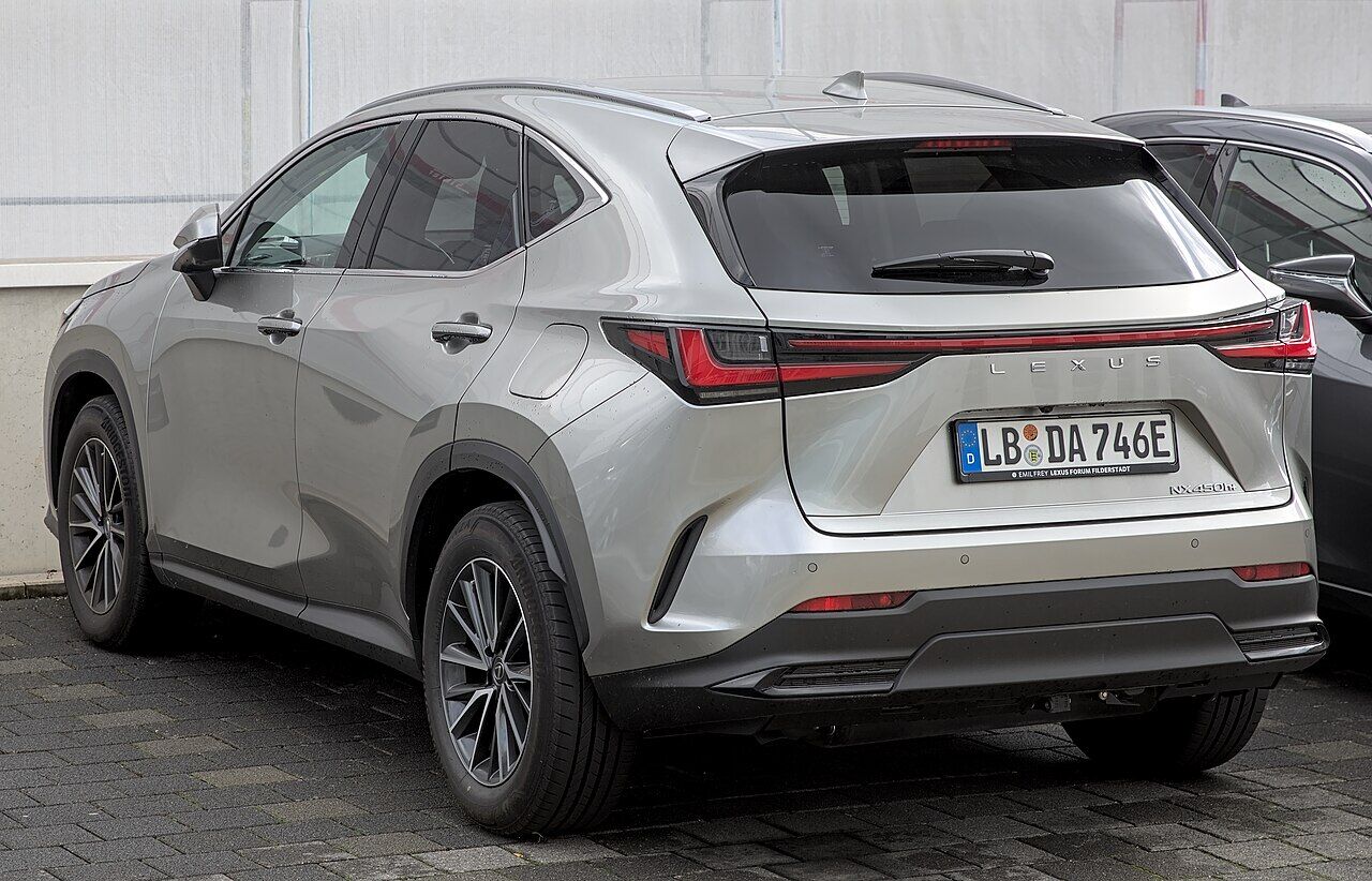 Lexus NX 450h+, exterieur
