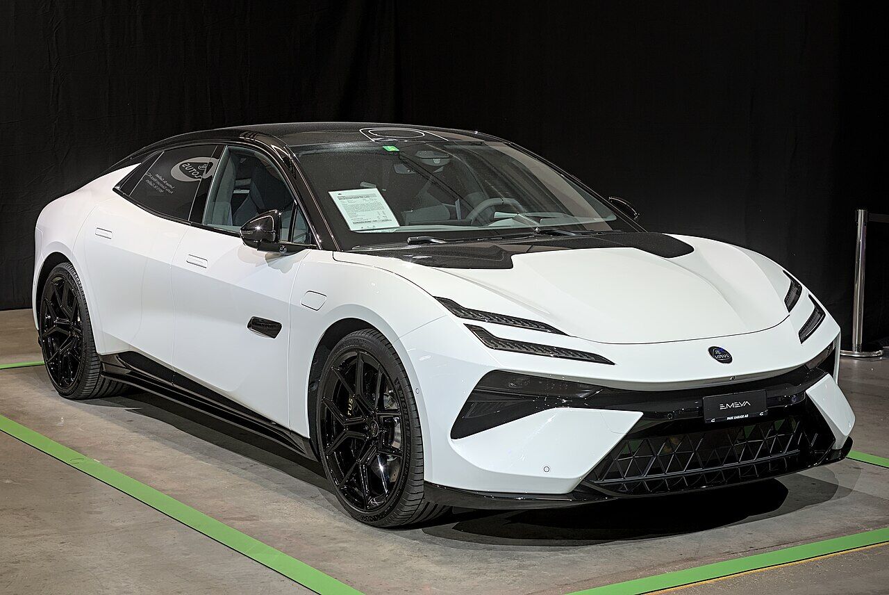 Lotus Emeya, exterieur
